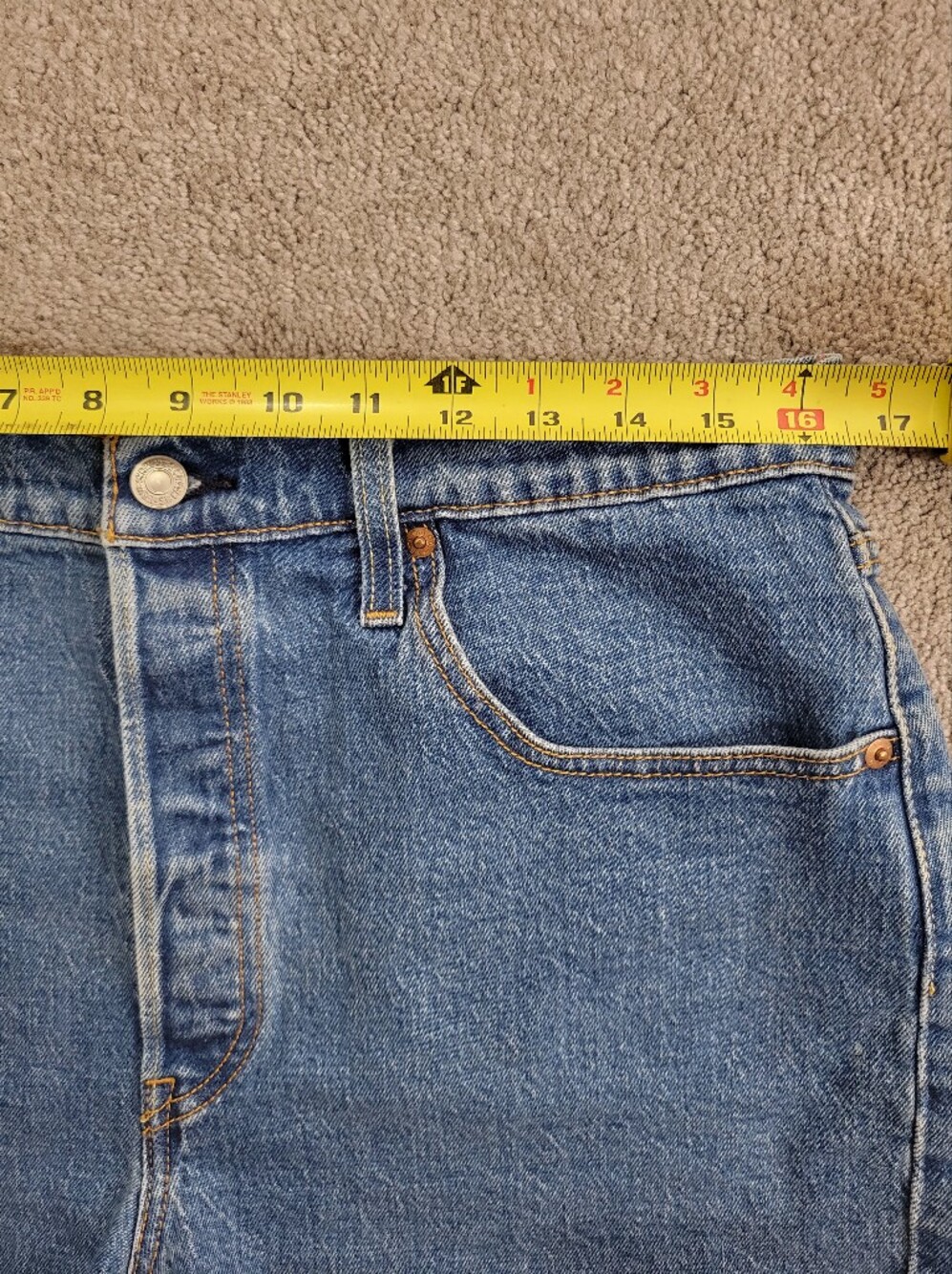 Levi's 501 High Rise Distressed Cutoff Denim Shorts Medium Wash Size 32w - Picture 5 of 9
